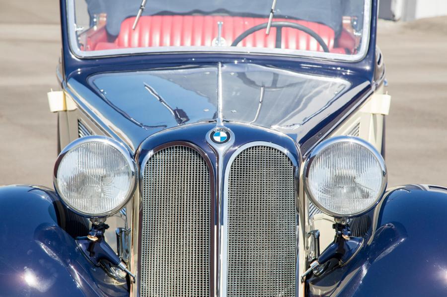 Детали экстерьера BMW 319 Cabriolet 1935 года  (фото 17 из 17)